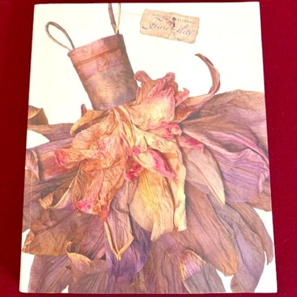 Fairie-ality: The Fashion Collection from the House of Ellwand: The Deluxe Editi - Picture 1 of 6